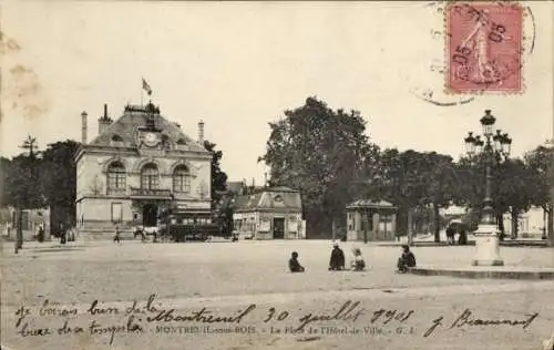 CPA Montreuil sous Bois Seine Saint Denis, Place de la Hôtel de Ville