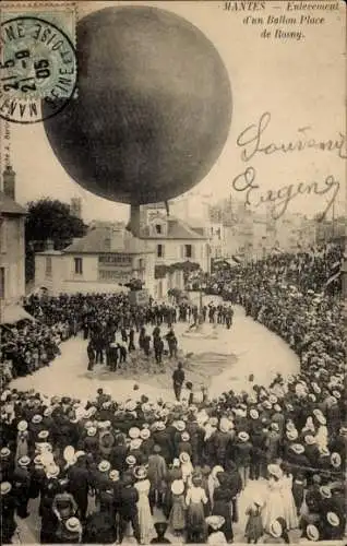 Ak Mantes la Jolie Yvelines, Place de Rosny, Landung eines Ballons, Menschenmenge