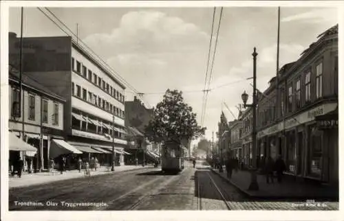 Ak Trondhjem Trondheim Norwegen, Olav Tryggvessonsgate, Straßenansicht, Straßenbahn