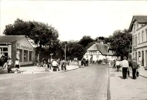 Ak Ostseebad Göhren auf Rügen, HO rationell Markt, Ortsansicht