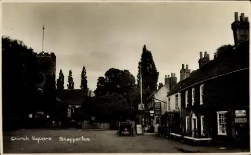 Foto Ak Shepperton Surrey England, Church Square