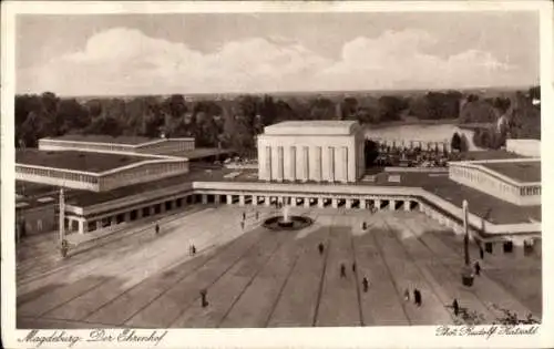 Ak Magdeburg an der Elbe, Ehrenhof