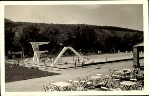 Foto Ak Niefern Öschelbronn in Baden, Schwimmbad, Sprungturm