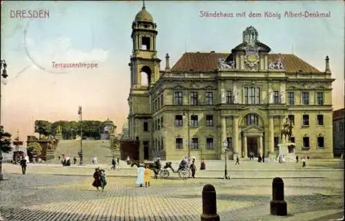 Ak Dresden Altstadt Friedrichstadt, Terrassentreppe, Ständehaus mit dem König Albert-Denkmal