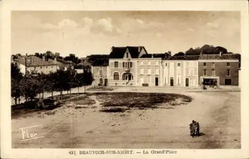 Ak Beauvoir-sur-Niort Deux-Sèvres, La Grand Place