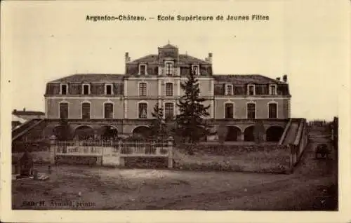 Ak Argenton Chateau Deux Sèvres, Höhere Schule für Mädchen