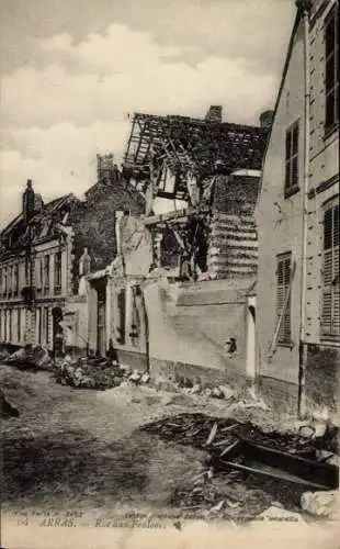 Ak Arras Pas de Calais, zerstörte Häuser an der Straße