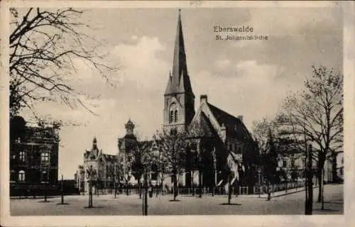 Ak Eberswalde im Kreis Barnim, Partie an der St. Johanniskirche