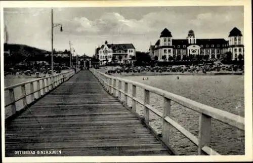 Ak Seebad Binz auf Rügen, Seebrücke, Strand