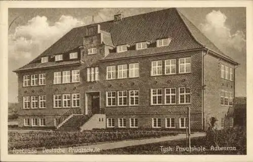 Ak Aabenraa Apenrade Dänemark, Vorderansicht einer Postkarte mit dem Bild einer Schule, die Ap...