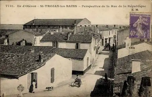 Ak Saint Trojan les Bains Île d’Oléron Charente Maritime, Rue de la République