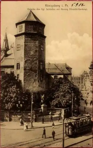 Ak Kaliningrad Königsberg Ostpreußen, Kgl. Schloss mit Herzog Albrecht Denkmal, Straßenbahn