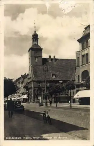 Ak Brandenburg an der Havel, Neust. Rathaus mit Roland