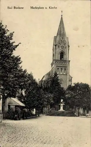 Ak Buckow in der Märkischen Schweiz, Marktplatz, Kirche