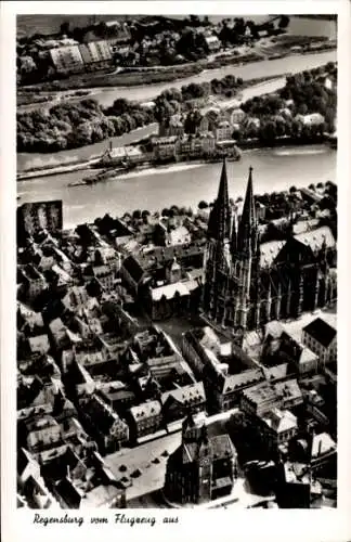 Ak Regensburg an der Donau Oberpfalz, Dom, Fliegeraufnahme