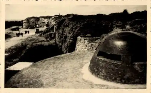 Foto Ak Douaumont Lothringen Meuse, altes und neues Fort