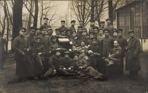 Foto Ak Deutsche Soldaten in Uniform, Garde Nachrichten Ers. Abteilung, Quartier Giese, Berlin