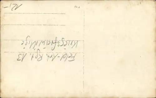 Foto Ak Deutsche Soldaten in Uniform, Feld-Art.-Regt. 13, 6. Corp. Kriegsfreiwillige