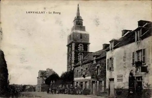 Ak Lanvallay Cotes d'Armor, Le Bourg