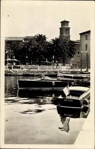 Ak Sainte Maxime Var, Vue du Port sur la Place des Palmiers