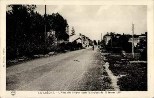 Ak La Crèche Deux Sevres, Straßenszene nach dem Zyklon 1935