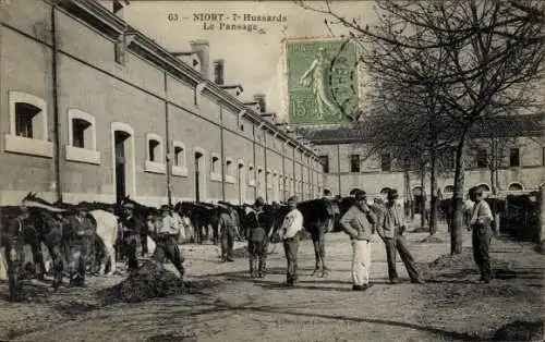 Ak Dugesclin Niort Deux Sèvres, 7e Hussards Le Pansage