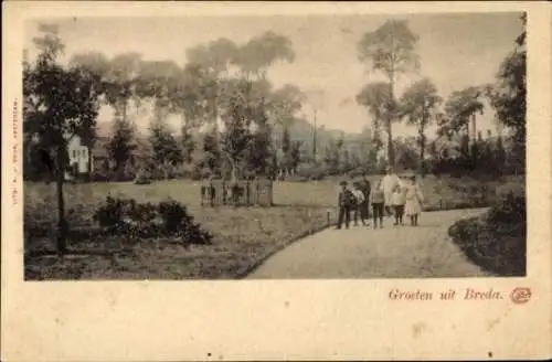 Ak Breda Nordbrabant Niederlande, Eine schwarz-weiße Fotografie einer Straße in Breda mit Bäum...