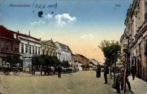 Ak Sátoraljaújhely Neustadt am Zeltberg Ungarn, Straßenansicht, Passanten