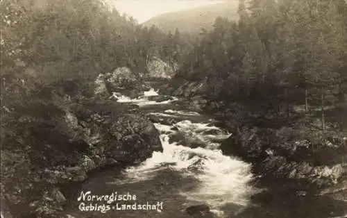 Ak Norwegische Gebirgslandschaft, rauschender Fluss