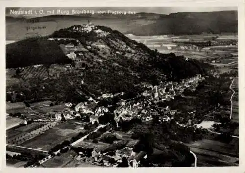 Ak Neustadt Breuberg im Odenwald, Neustadt i. O. mit Burg Breuberg vom Flugzeug aus