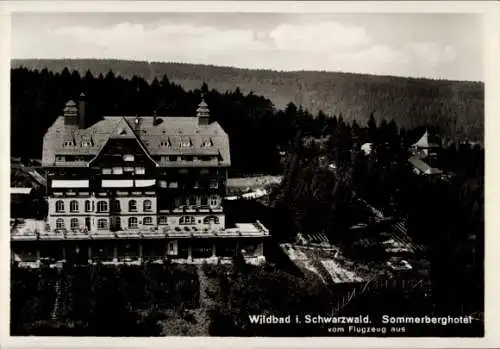 Ak Bad Wildbad im Schwarzwald, Fliegeraufnahme, Sommerberghotel