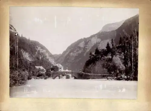 Foto Schweiz? Cuiset, alte Brücke, Flusstal