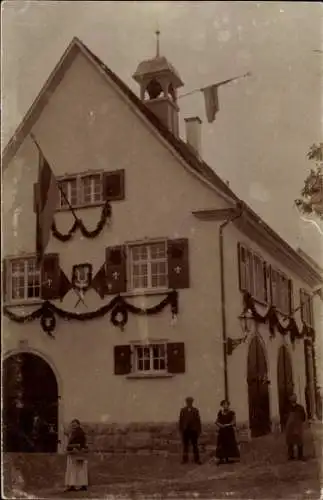 Foto Ak Löffingen im Schwarzwald, Rathaus, Festschmuck