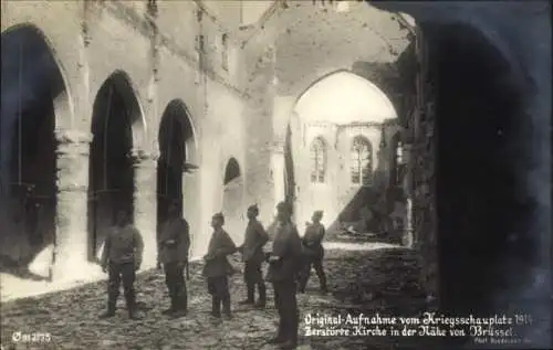 Foto Ak Kriegsschauplatz 1914, zerstörte Kirche in der Nähe von Brüssel