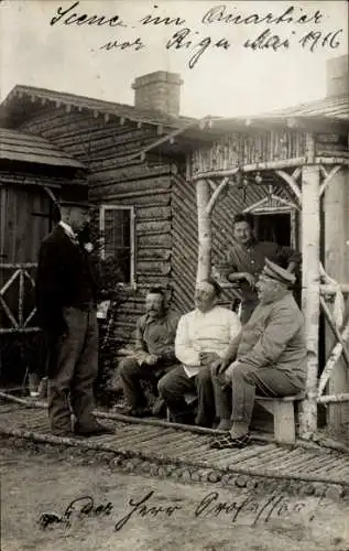 Foto Ak Riga Lettland, deutsche Soldaten im Quartier, Mai 1916, Der Herr Professor