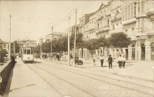 Foto Ak Vigo Galicien Spanien, Straßenpartie, Straßenbahn