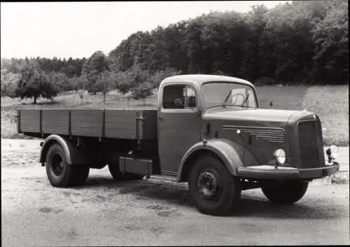 Ak Mercedes-Lastwagen der 50er Jahre, Mercedes L 329