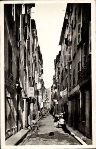 Ak Toulon Var, Eine Straße in der Altstadt