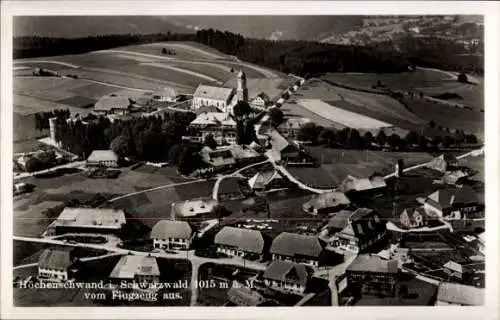 Ak Höchenschwand Schwarzwald, Gesamtansicht, Fliegeraufnahme