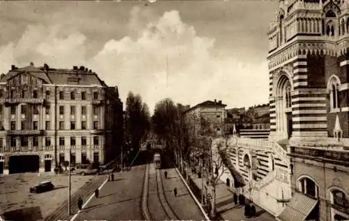 Ak Rijeka Fiume Kroatien, Straße an der Kirche