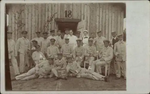 Foto Ak Gruppenbild Deutscher Soldaten im Lazarett