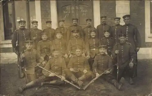 Foto Ak Büderich (Kreis Moers) Wesel am Niederrhein, Gruppenbild kaiserliche Soldaten