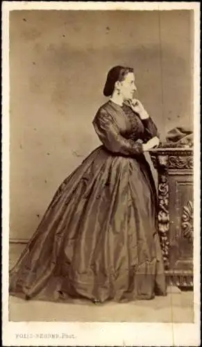 CdV Madame de Normanville, Portrait