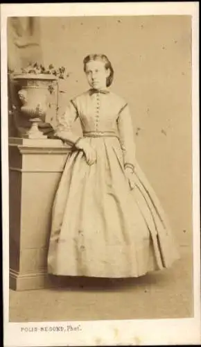 CdV Mademoiselle Elena de Pinto 1865, Portrait