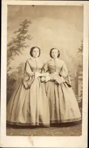 CdV Berthe et Gabrielle, Portrait