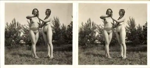 Stereo Foto: Gerhard Riebicke Erotik, Frauenakt, zwei Frauen in der Natur