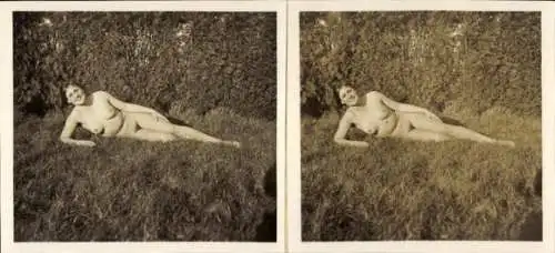 Stereo Foto: Gerhard Riebicke Erotik, Nackte Frau liegend, Frauenakt, Busen