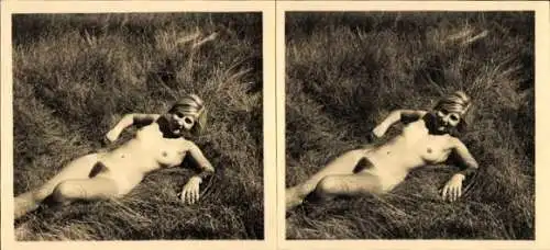 Stereo Foto: Gerhard Riebicke Erotik, Nackte Frau liegend, Frauenakt, Busen