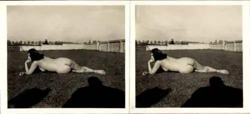 Stereo Foto: Gerhard Riebicke Erotik, Nackte Frau liegend, Frauenakt, Rücken, Po