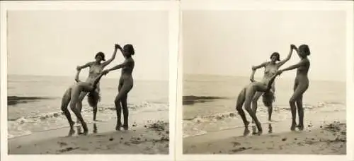 Stereo Foto: Gerhard Riebicke Erotik, Frauenakt, drei Frauen am Strand